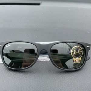 Ray-Ban New Wayfarer Sunglasses Black